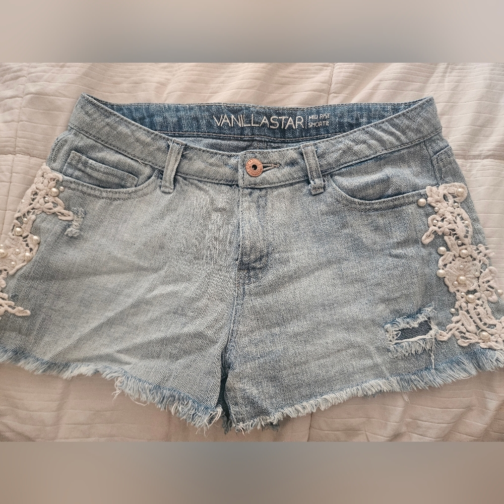 Size 9 Vanilla Star Light Blue Distressed Women Shorts